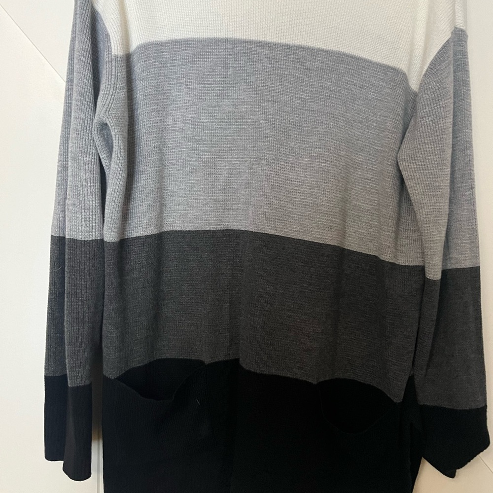 Sweater with pockets